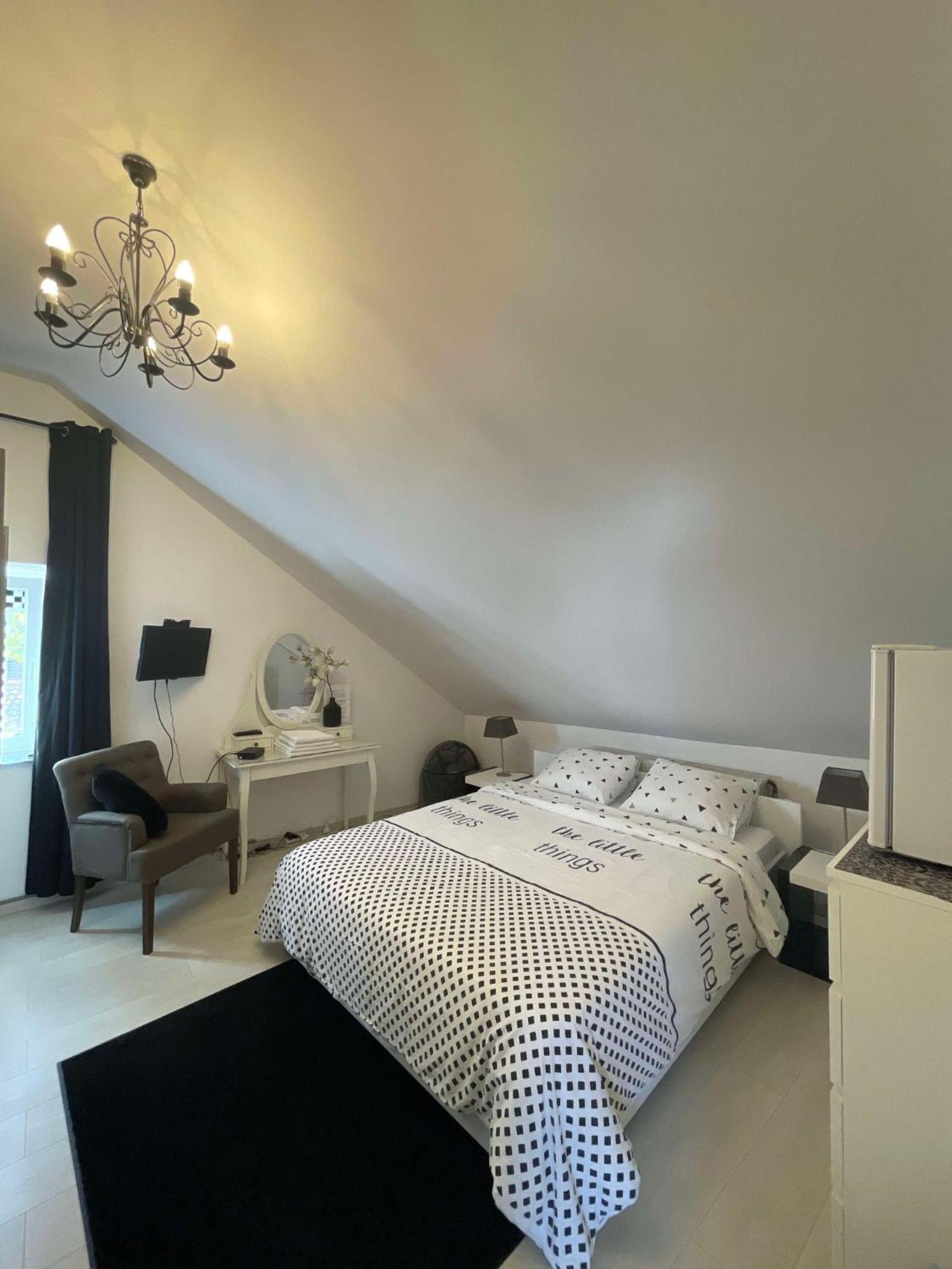 Samos Babbis Bed & Breakfast เฮร์เลิน ภายนอก รูปภาพ